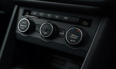 Включать кондиционер сразу после запуска двигателя летом безопасно