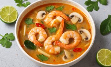 Острота, кислинка и тепло: тайский суп, который согревает сильнее любого бульона