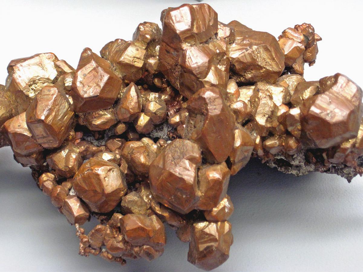 Цены на медь превысили отметку в $12 тыс. за тонну