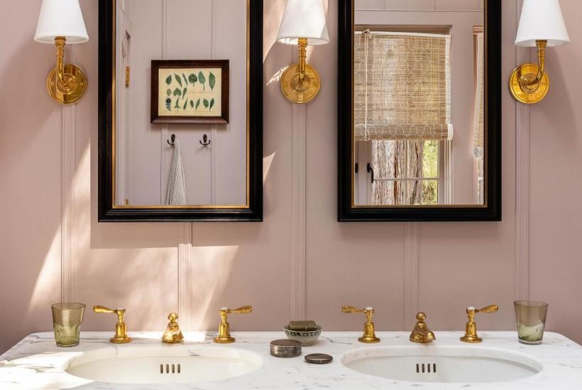 Розовая ванная