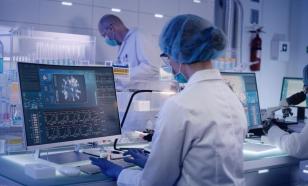 Вирусолог: "омикрон" способен объединяться с другими штаммами COVID-19