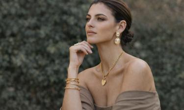 Итальянки оживляют базовый образ украшениями с историей