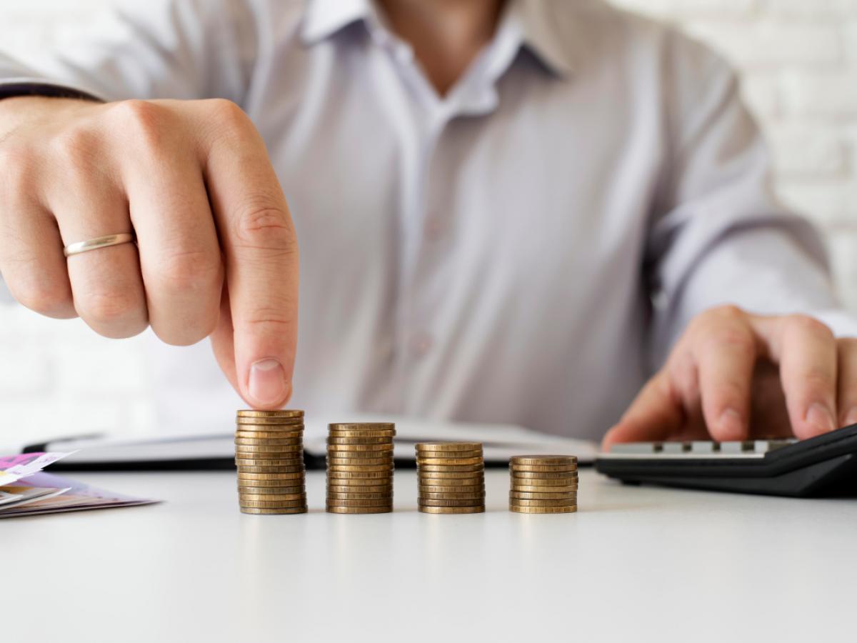 Рубль усилился из-за падения импорта в текущем году  Андрей Костин