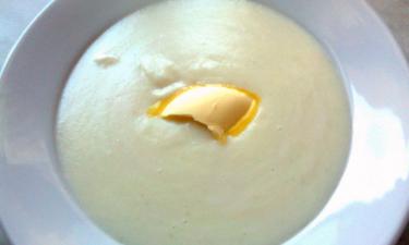 Варим манную кашу без комочков так, как вы ещё не делали — не на молоке и не на воде