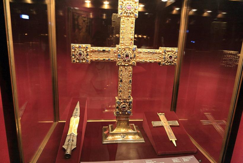 Святое Копьё, Имперский крест